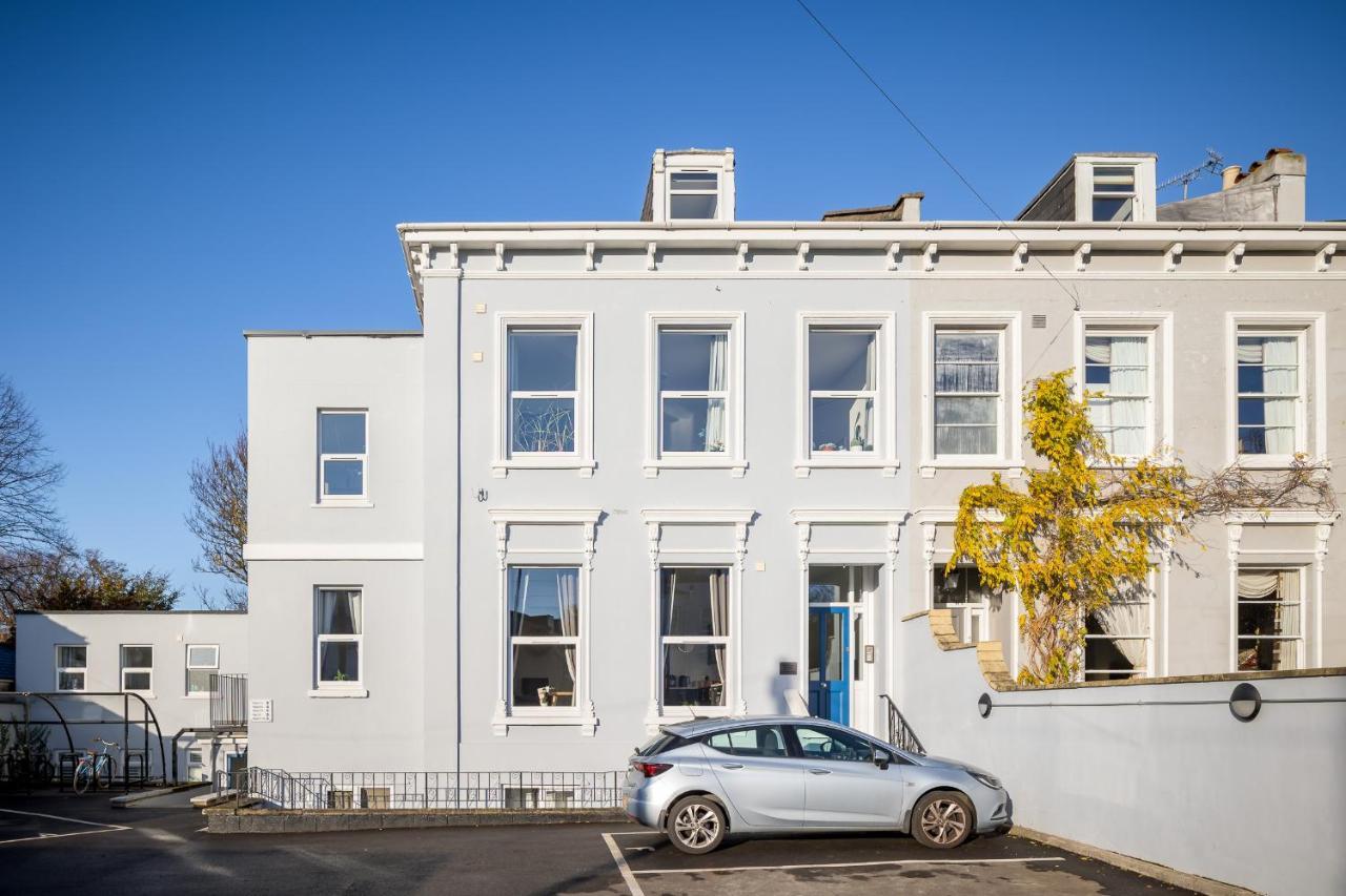 Curb Properties - Super 2 Bed Apartment 5 Min From Town Centre Cheltenham Exterior foto